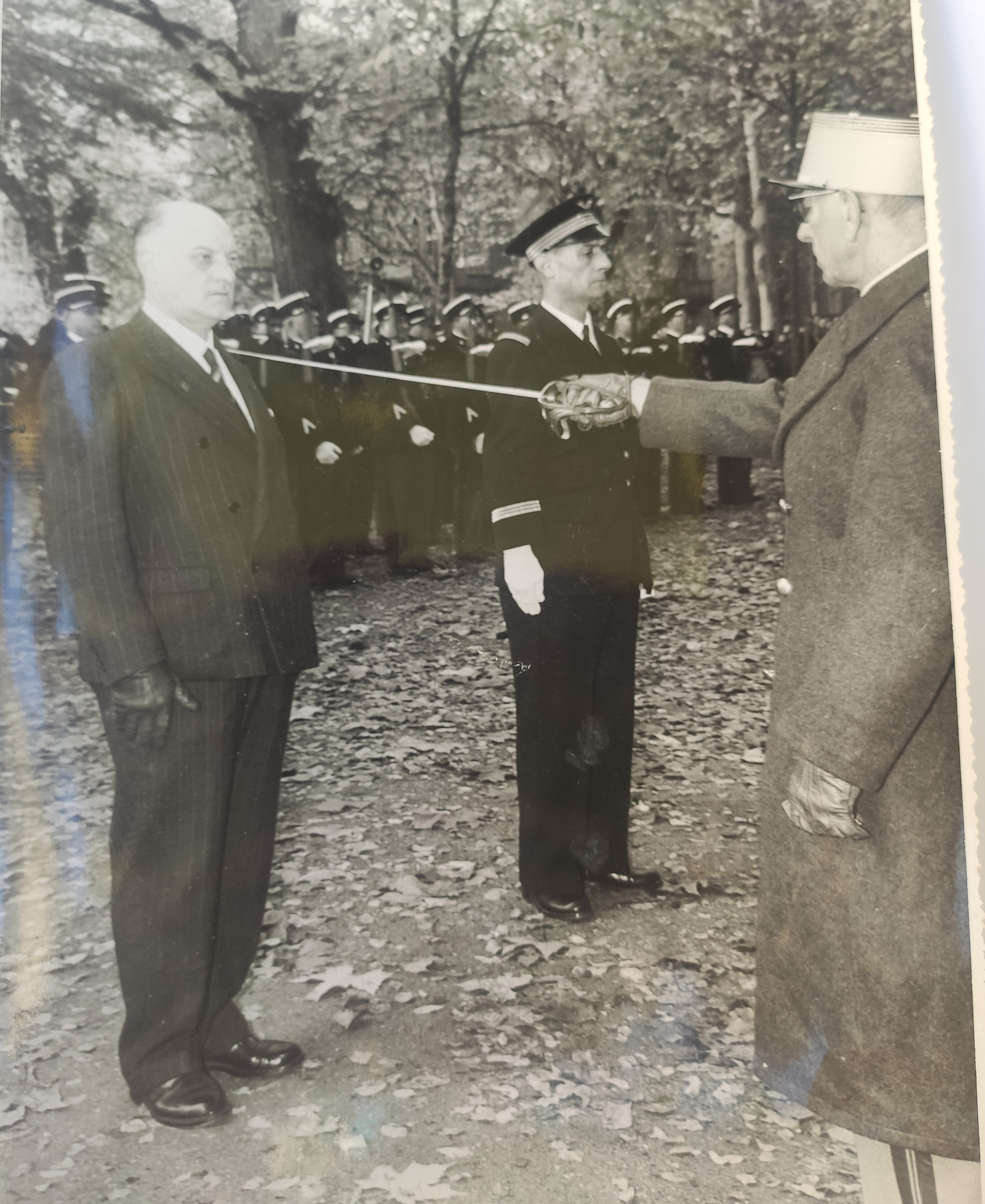 Louis officier Légion d'honneur 1957